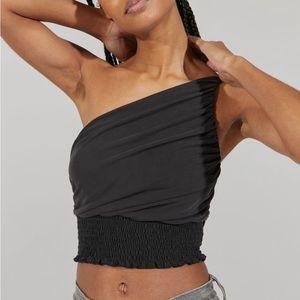 UO Melendez One-Shoulder Smocked Tank Top! (Size Small)